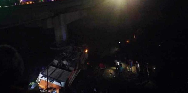 राप्ती बस दुर्घटना अपडेट : मृतक १२ जनामध्ये ८ जनाको सनाखत