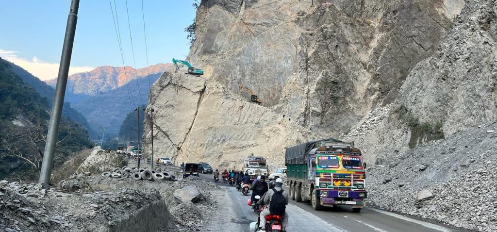 नारायणगढ–मुग्लिन सडक थप तीन साता बन्द हुने