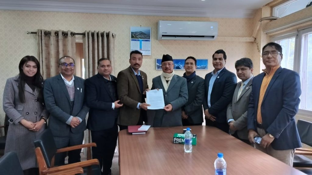 उद्योगमन्त्री रिजालसंग नेपालमा चारपांग्रे सवारी साधनको एसेम्बलिङ्ग उद्योग स्थापना गर्नेबारे छलफल