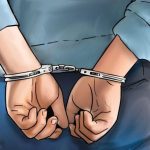 विद्यार्थी कुट्ने शिक्षक पक्राउ