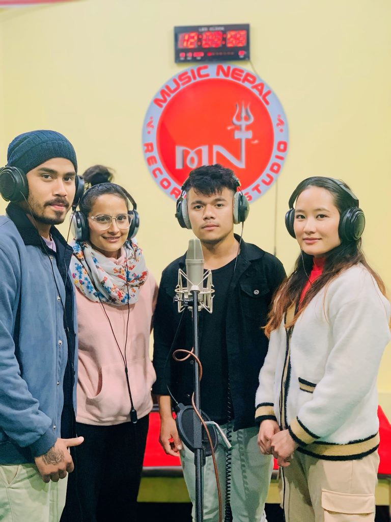 बबिनाको संगीतमा  बैकुण्ठले गाए जय जय शम्भु (भिडियो सहित)