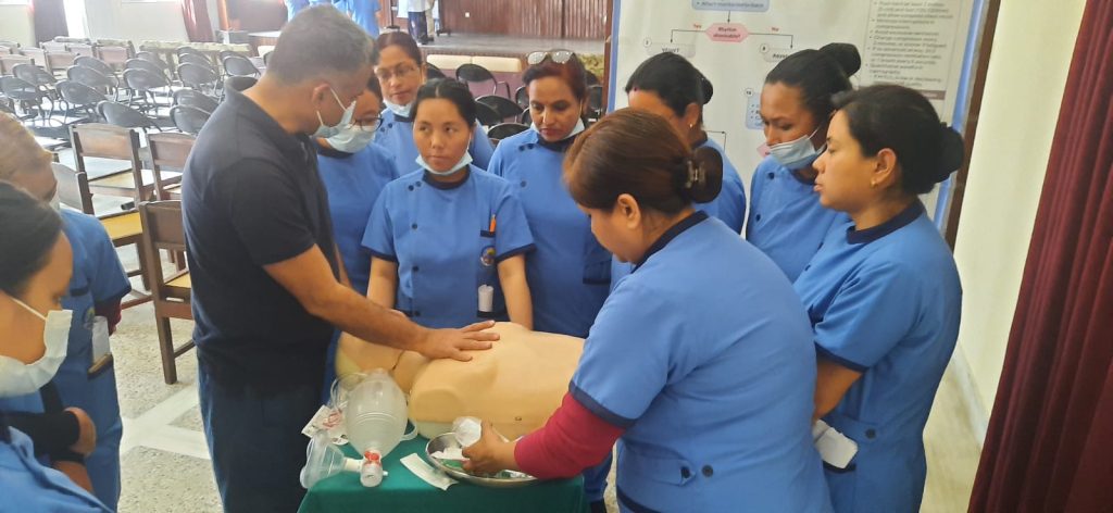  नेपाल मेडिकल कलेजका स्टाफ नर्सहरुलाई लाइफ सपोर्टको तालिम