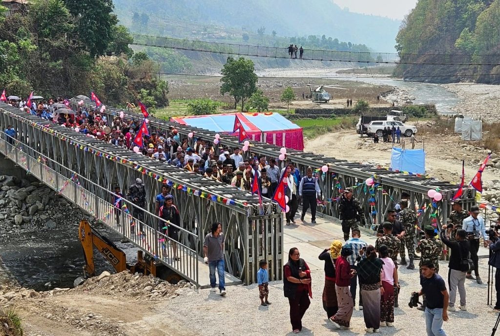 खनियाँबास गाउँपालिका–४ किन्ताङफेदीमा बेली ब्रिज निर्माण