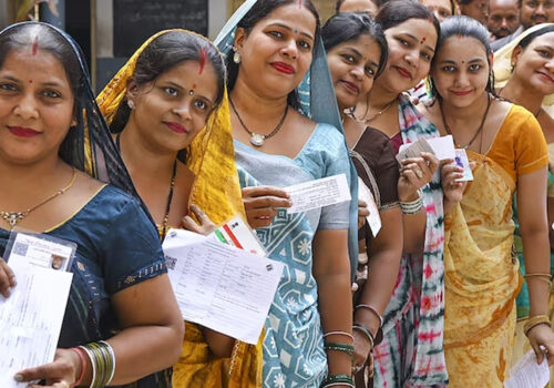 भारतमा आज १० राज्यका ९६ सिटका लागि मतदान हुँदै