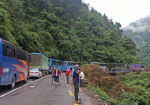 अब दसैँमा अध्याँरो नभई नारायणगढ पुग्नुपर्ने, सवारीमै प्राथमिक उपचारका औषधि बोक्नुपर्ने नयाँ नियम लागू