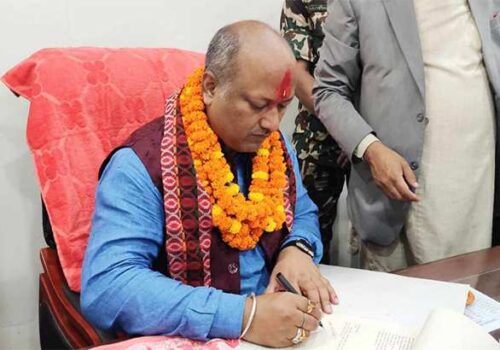 मधेश प्रदेशमा मुख्यमन्त्री सतिश सिंहको पदभार ग्रहण : नौ महत्वपूर्ण निर्णयहरू सार्वजनिक