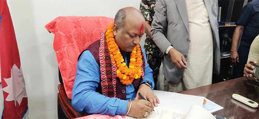 मधेश प्रदेशमा मुख्यमन्त्री सतिश सिंहको पदभार ग्रहण : नौ महत्वपूर्ण निर्णयहरू सार्वजनिक
