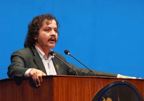 ओलीलाई लक्षित गर्दै रास्वपाका सांसद ढकालले भने–’भ्यूटावर बनाउनु गलत थियो भन्ने स्वीकार्नुस्’