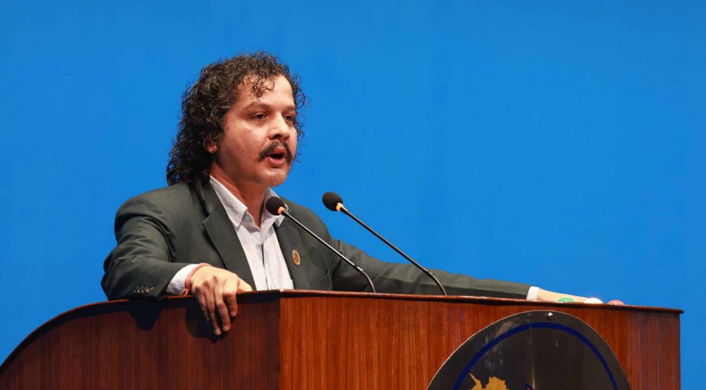 ओलीलाई लक्षित गर्दै रास्वपाका सांसद ढकालले भने–’भ्यूटावर बनाउनु गलत थियो भन्ने स्वीकार्नुस्’