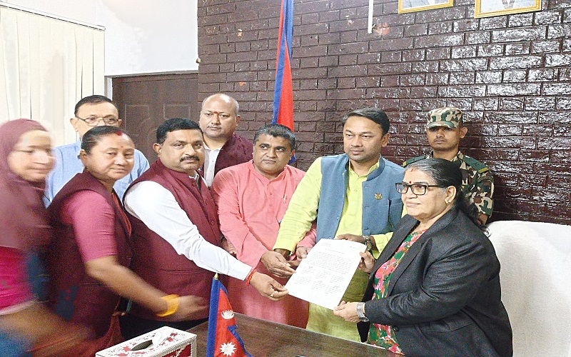 मधेश प्रदेशको मुख्यमन्त्रीमा जनमत पार्टीका सांसद सतिशकुमार सिंहको दाबी पेस