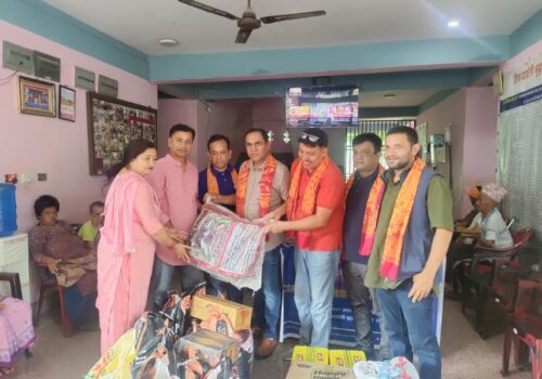 नेपाल टेलिकमको सहयोग: स्याङ्जा गल्याङस्थित श्री शिवपार्वती वृद्धाश्रमलाई खाद्यन्न सामग्री वितरण