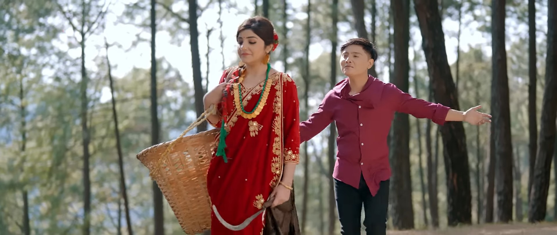 ‘माया बस्यो’ भन्दै आए  सुरेश र डा. एलिया ( भिडियो )
