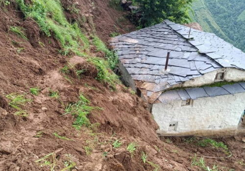 जाजरकोटमा पहिरोले पुरिएर बालकको मृत्यु