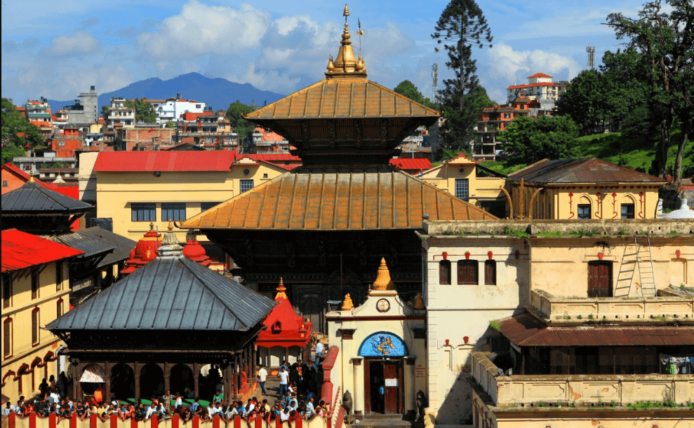 पशुपतिनाथ मन्दिरका चारवटै ढोका बिहानैदेखि खुला