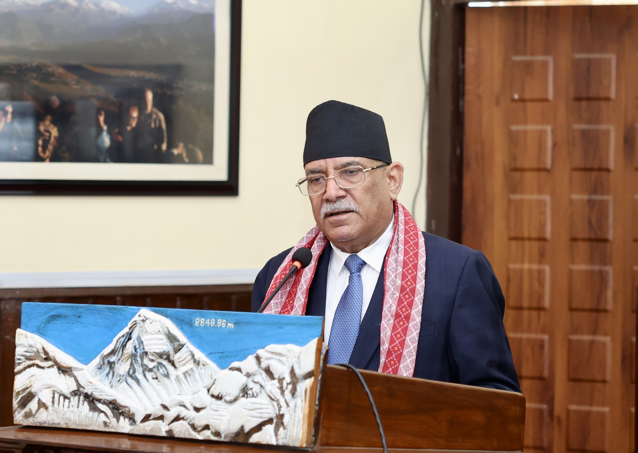संविधान विपरीतका अभिव्यक्तिको भण्डाफोर गर्न कार्यकर्तालाई प्रचण्डको आव्हान