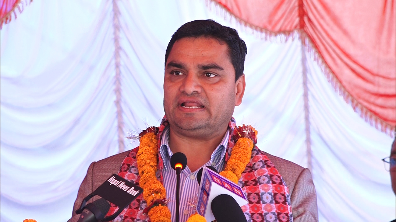 स्वास्थ्यकर्मीलाई २४ सै घण्टा तयारी अवस्थामा रहन स्वास्थ्यमन्त्रीको आग्रह