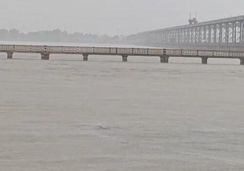 सप्तकोशी नदीको जलसतह बढ्दै, ४१ ढोका खोलिए