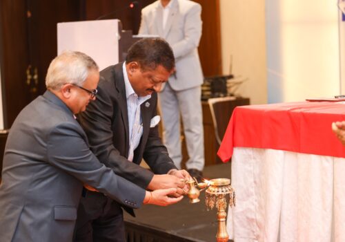 प्रोफेसनल एजुकेटर्स लिमिटेड र नेपाल लाइफ इन्स्योरेन्सबीच इक्विटी लगानी सम्झौता सम्पन्न
