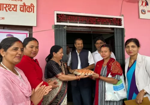 वालिङमा १ हजार दिनका आमालाई कोशेली पोषिलो झोला- बच्चामा हुने कुपोषण सून्य वनाउछौं– उपप्रमुख तिवारी