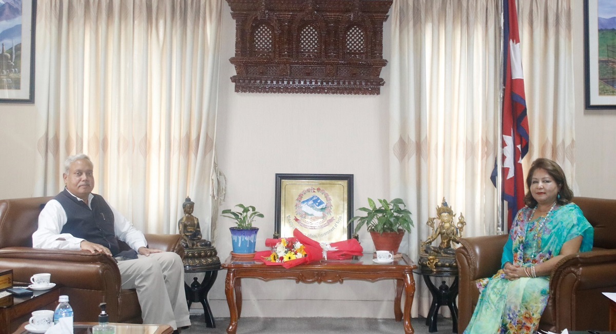 परराष्ट्रमन्त्री आरजु र भारतीय राजदूतबीच भेट