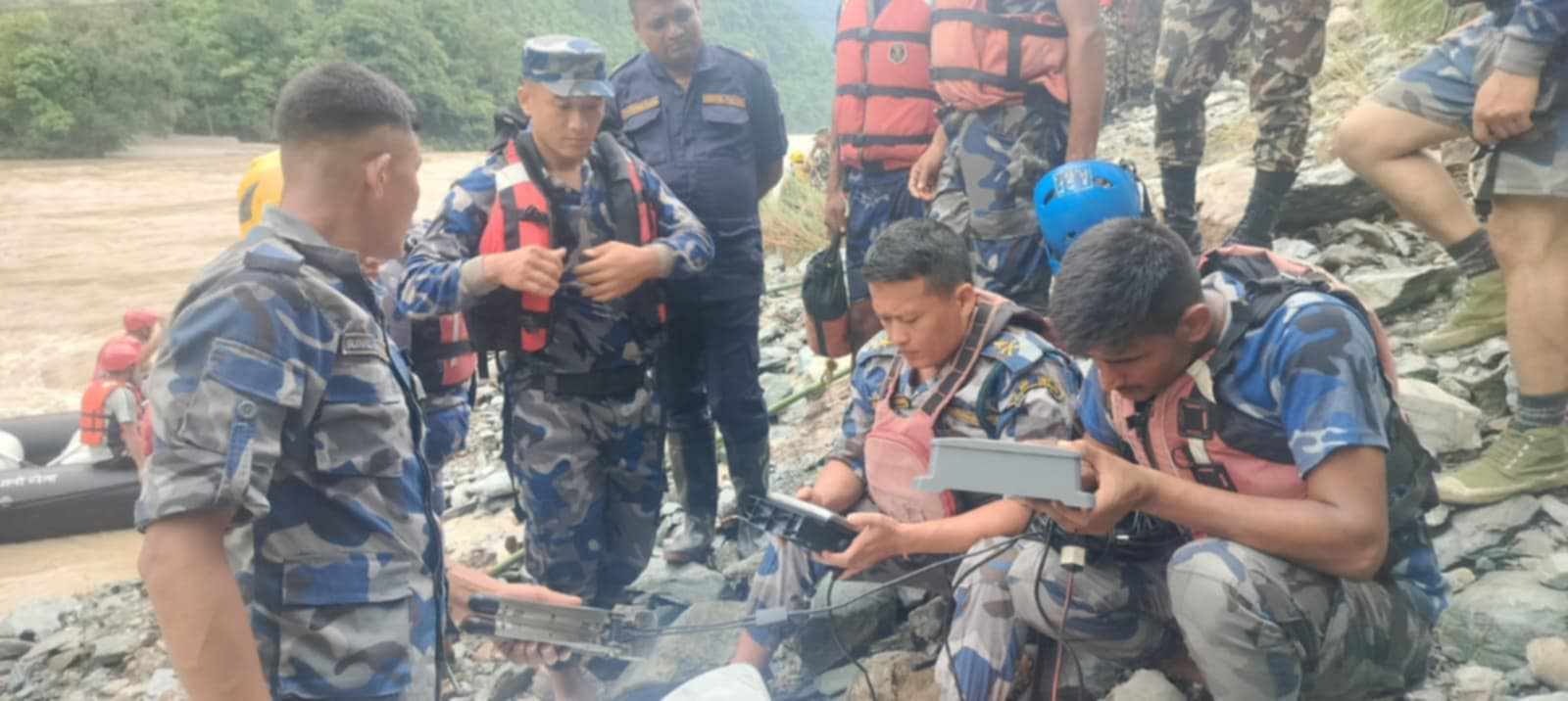त्रिशूलीमा दुई बस बेपत्ता घटनाः आजपनि बिहानैदेखि खोजी कार्य शुरू