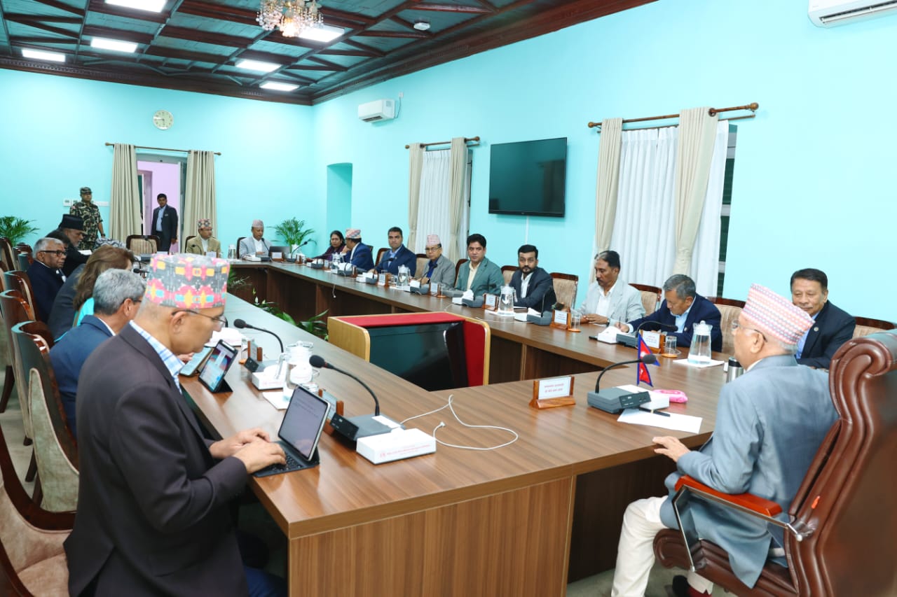 २ बजे मन्त्रिपरिषद् बैठक बस्दै