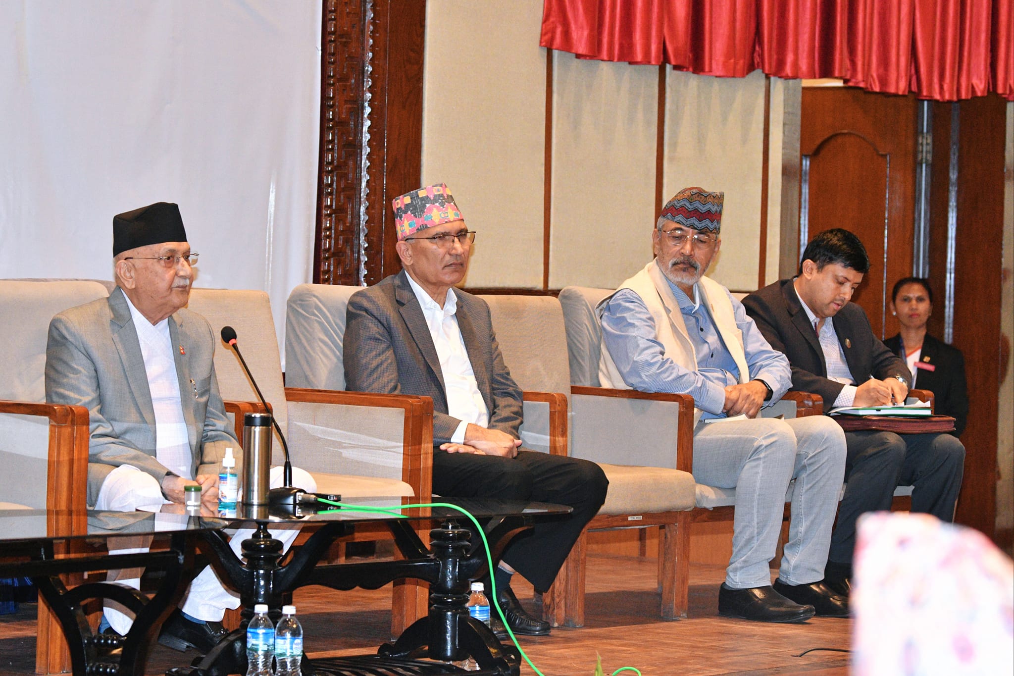 ‘प्रधानमन्त्रीले तत्काल राजीनामा दिनु पर्छ’ : एमाले