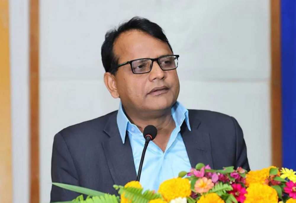 ठेक्का र समिती बिना पूर्व मुख्यमन्त्री लालबाबु राउत मसानघाटको शिलान्यास गर्दै