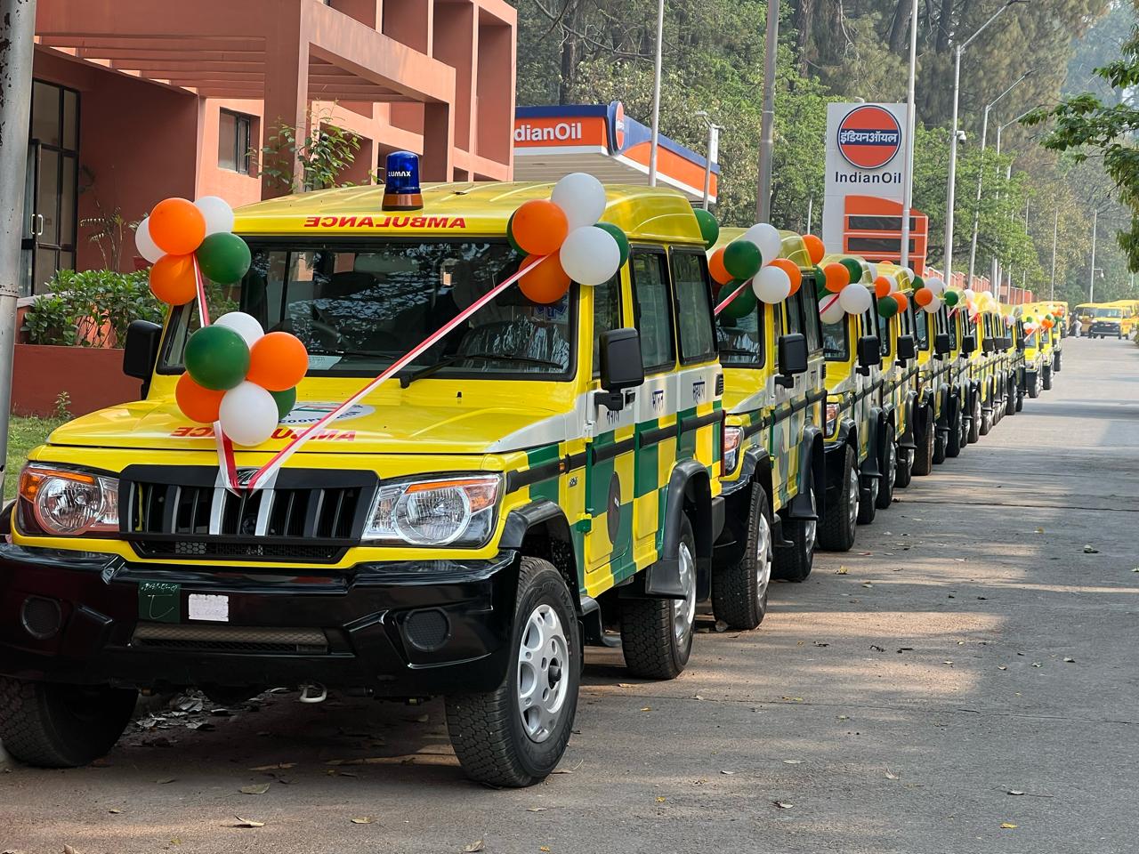 भारतकाे ७८औँ स्वतन्त्रता दिवसको उपहारमा दियाे नेपाललाई ६६ वटा स्कुल बस र ३५ वटा एम्बुलेन्स
