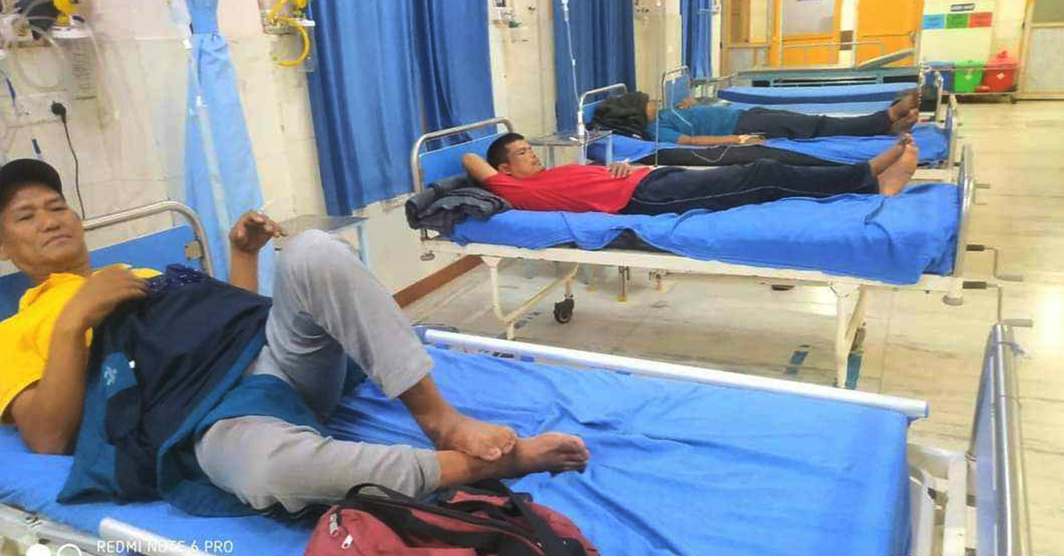 जंगलको च्याउ खाँदा एकै परिवारका आठ जना अस्पताल भर्ना
