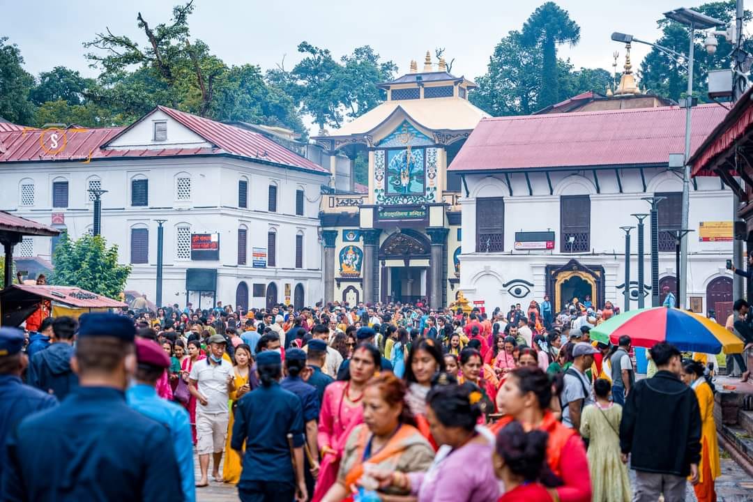आज साउनको तेस्रो सोमबार, देशभरका शिवालयहरूमा विहानैदेखि भक्तजनको भिड