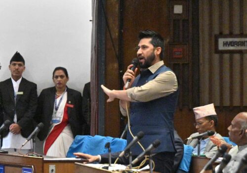 प्रमाण छ भनेर संसदमा कुर्लनेले दिन सकेनन्