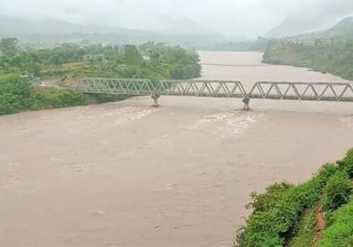 बर्षाले १४ स्थानमा  सतर्कता तह पार, नदी तटीय क्षेत्रका बासिन्दालाई चेतावनी