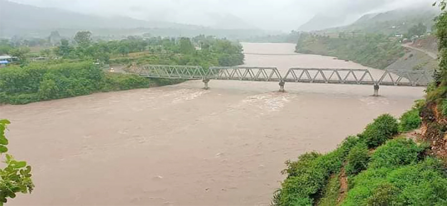 बर्षाले १४ स्थानमा  सतर्कता तह पार, नदी तटीय क्षेत्रका बासिन्दालाई चेतावनी