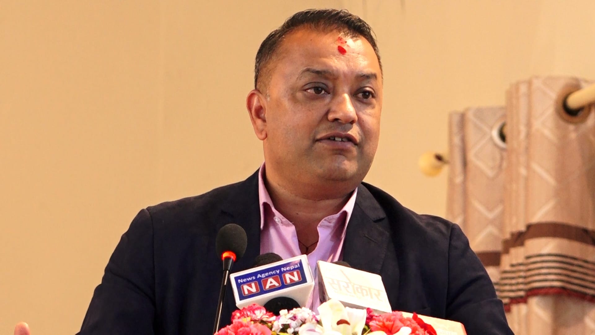 गगन थापालाई अदालतको अवहेलनामा लिखित जवाफ पेश गर्न आदेश