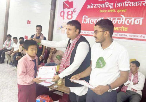 माओवादीले चाहेको दिनमै ओली सरकार ढल्छ : जीवन आचार्य