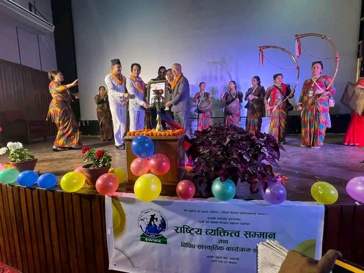 विभिन्न कलाकार, समाजसेवी तथा पत्रकार सम्मानित