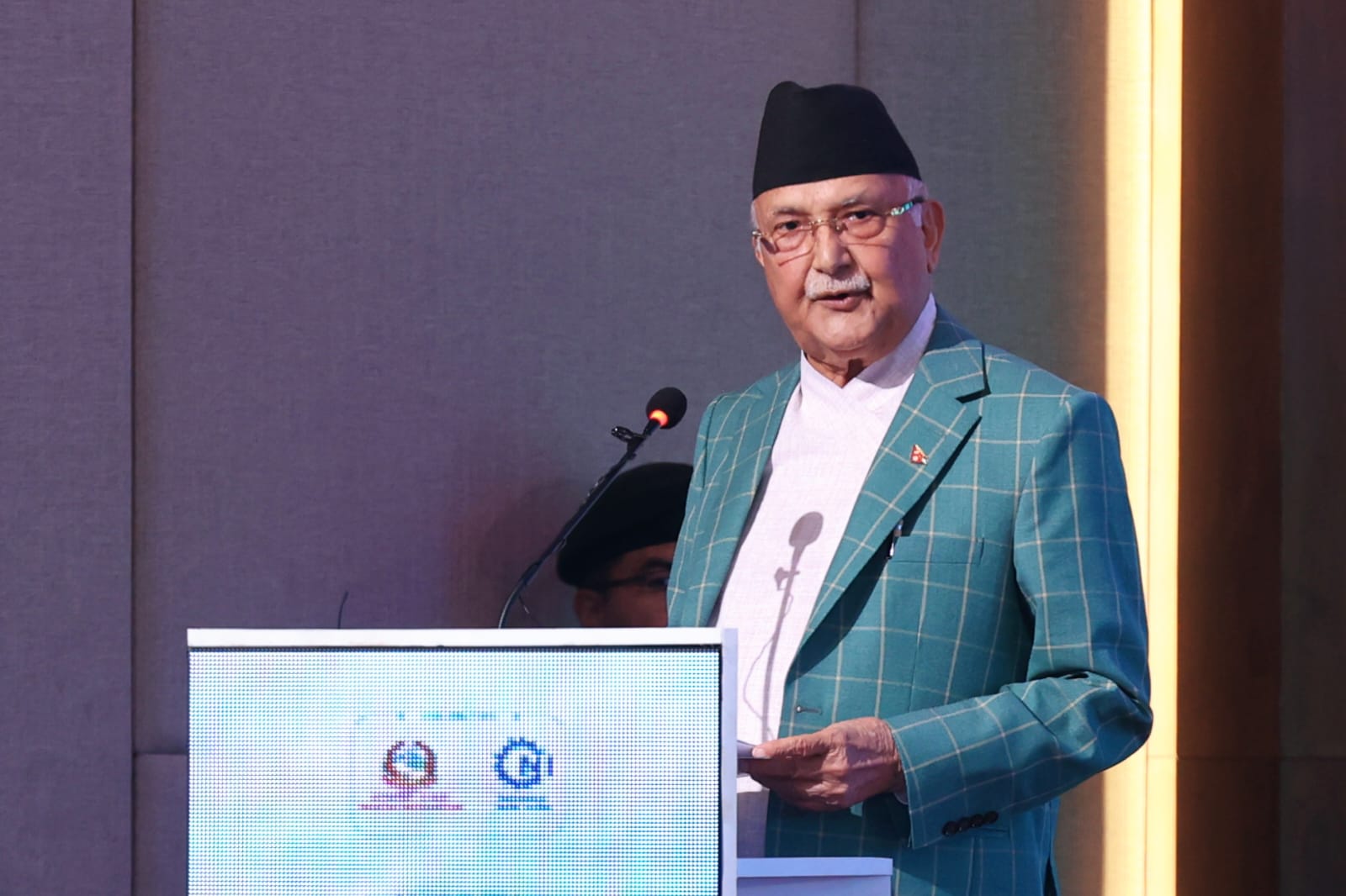 राष्ट्रिय-अन्तर्राष्ट्रिय लगानीका लागि उचित वातावरण दिन सरकार तयार छ : प्रधानमन्त्री