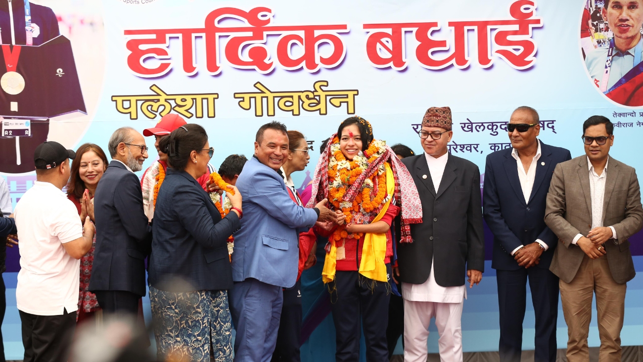 ऐतिहासिक पदक विजेता पलेशालाई गराइयो नगर परिक्रमा {तस्वीरहरु}