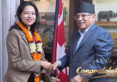 पलेशा गोवर्धनलाई प्रचण्डले गरे सम्मान