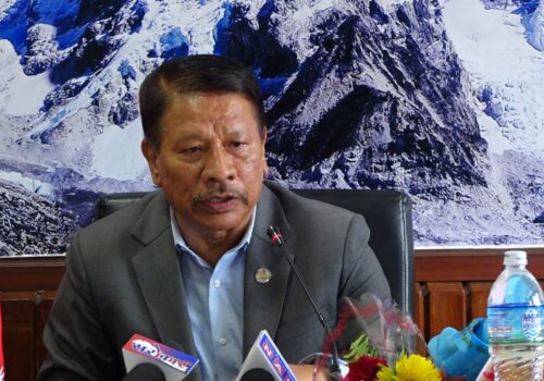 प्रकाशमान सिंहलाई कार्यबाहक प्रधानमन्त्रीको जिम्मेवारी
