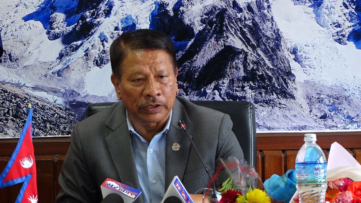 प्रकाशमान सिंहलाई कार्यबाहक प्रधानमन्त्रीको जिम्मेवारी