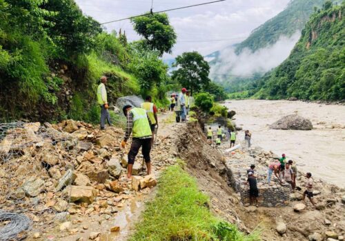 विश्व बैंकको सहयोगमा तीन सडक स्तरोन्नति