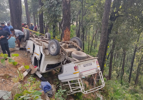 कावासोतीमा जीप दुर्घटना, दुई जनाको मृत्यु, २८ घाइते