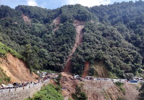 झ्याप्ले खोलाको पहिरोमा पुनः खोजी गरिँदै, कार पनि पुरिएको आशंका