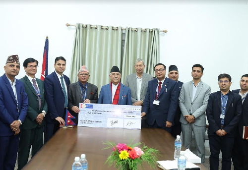 राष्ट्रिय वाणिज्य बैंकद्धारा बाढीपहिरो पीडितको सहायताकालागि दुई करोड सहयोग