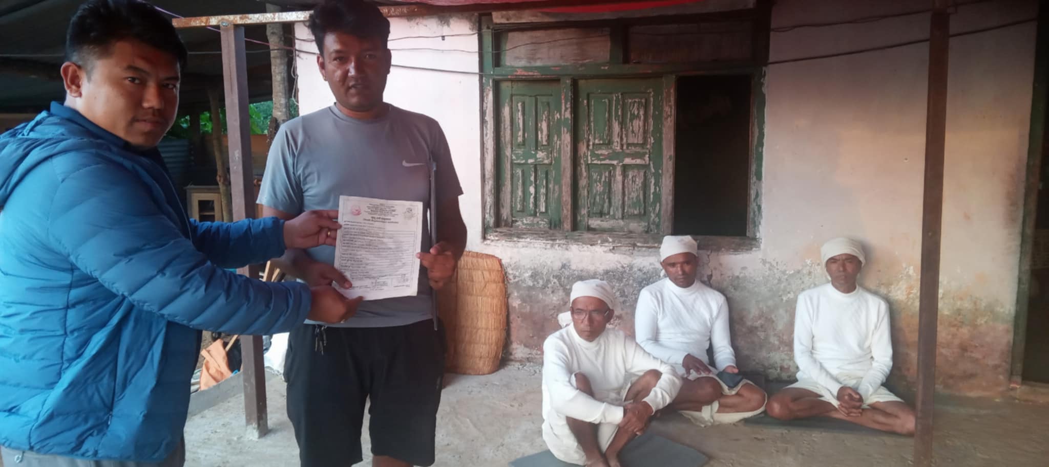 मृत्यु दर्ताको प्रमाण सहित कृयापुत्रीको घरमा वडाअध्यक्ष !