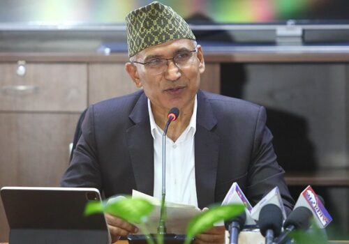 पुनर्निर्माणलाई आर्थिक वृद्धिको आधार बनाउन अर्थमन्त्रीको जोड, स्रोत व्यवस्थापनको गृहकार्य