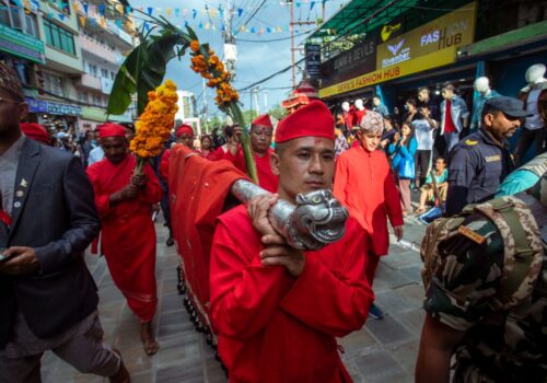आज फूलपाती भित्र्याइँदै, बढ्दै दसैंको रौनक