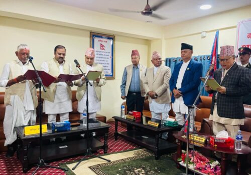 लुम्बिनीका नव नियुक्त तीन मन्त्रीले लिए शपथ